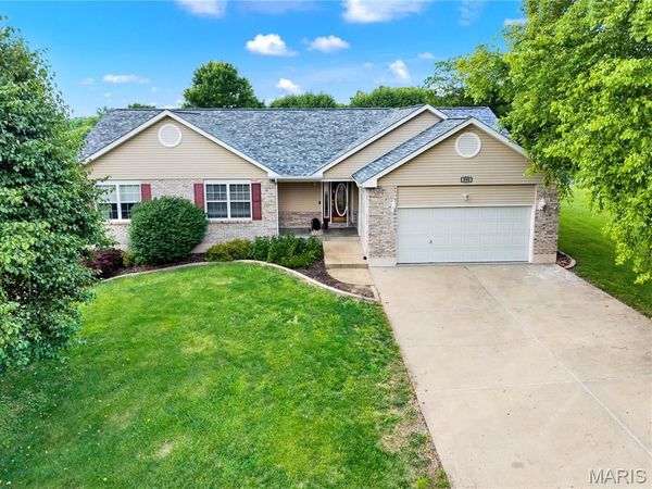 395 Bridgewater Heights Drive , Villa Ridge, MO 63089