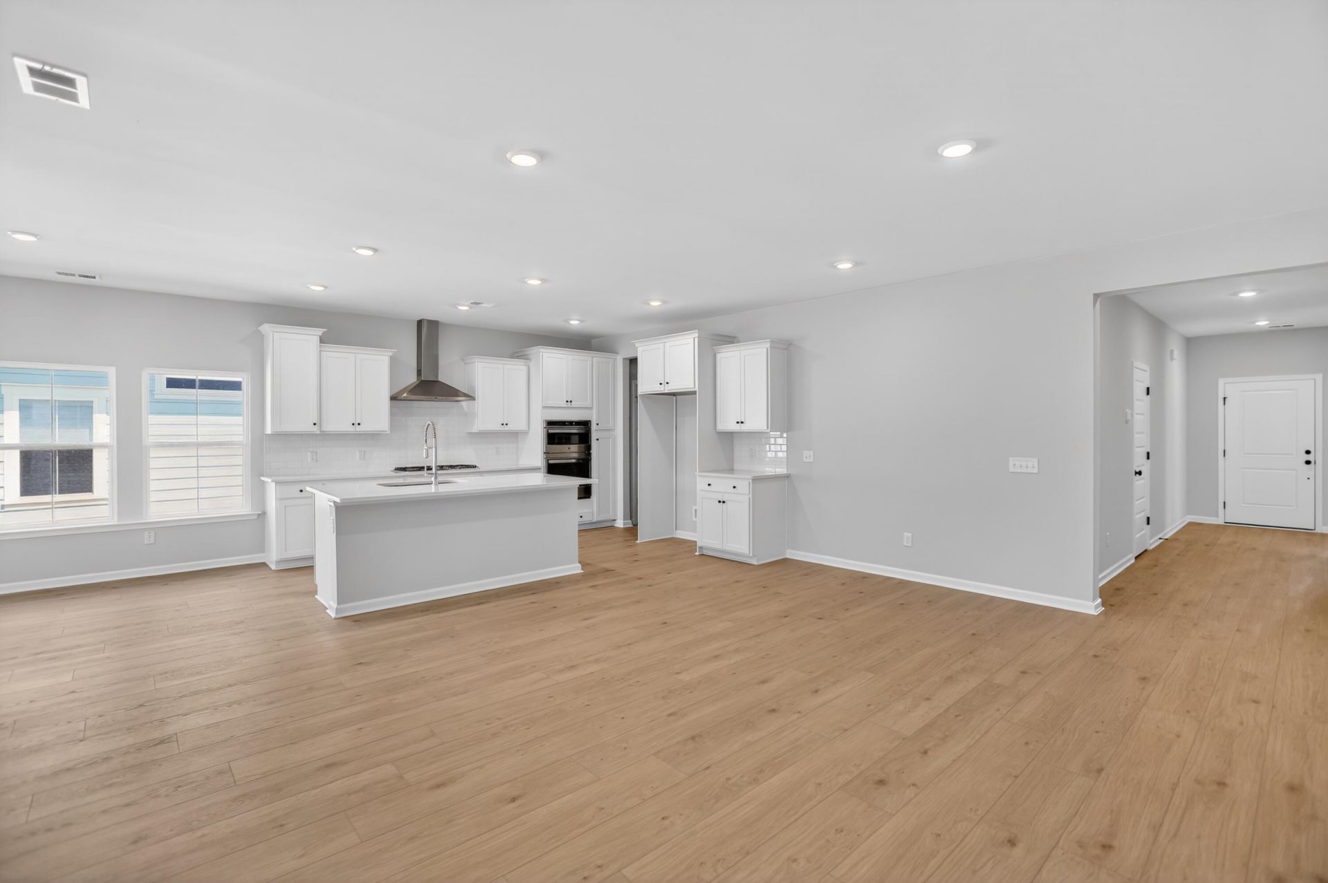 106 Archers Bay Street Photo 4