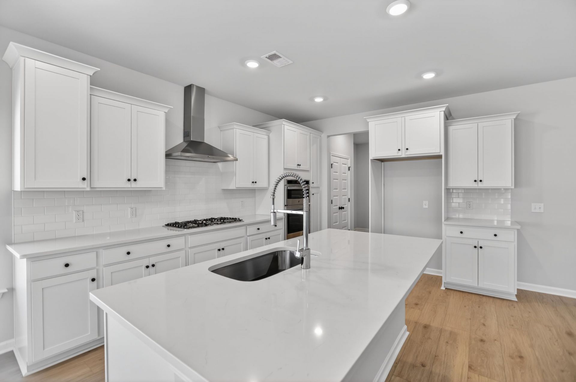 106 Archers Bay Street Photo 7