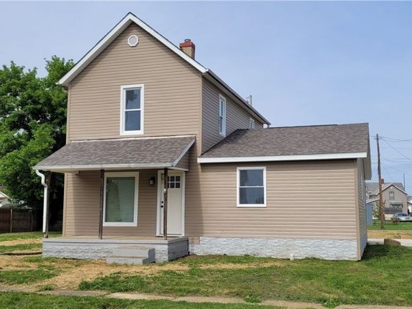 424 Tuscarawas Avenue , Newcomerstown, OH 43832