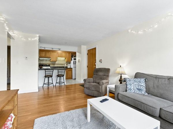 10 Commonwealth Ct, Unit 10-8, Boston, MA 02135