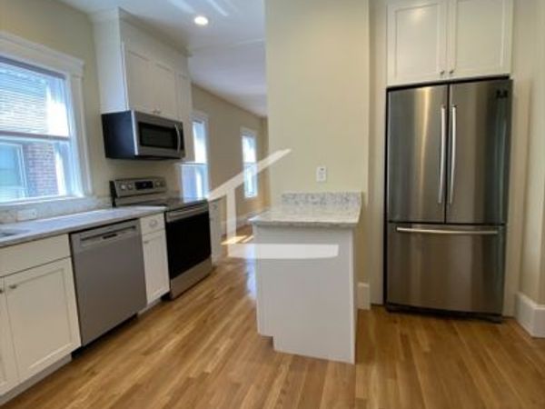 303 Tappan St, Unit 3, Brookline, MA 02445