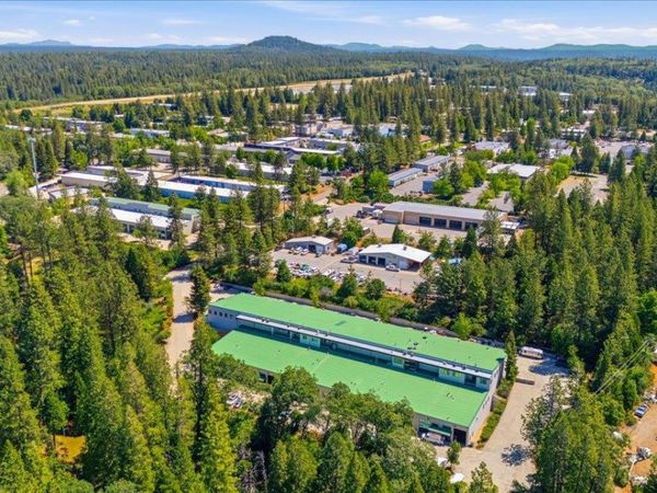 11952 Charles Dr, Grass Valley, CA 95945