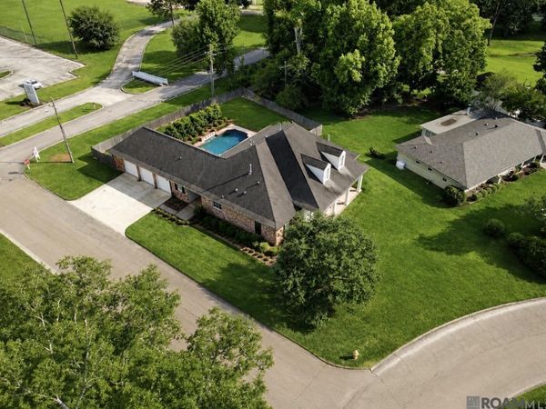 6088 S Pollard Pkwy, Baton Rouge, LA 70808