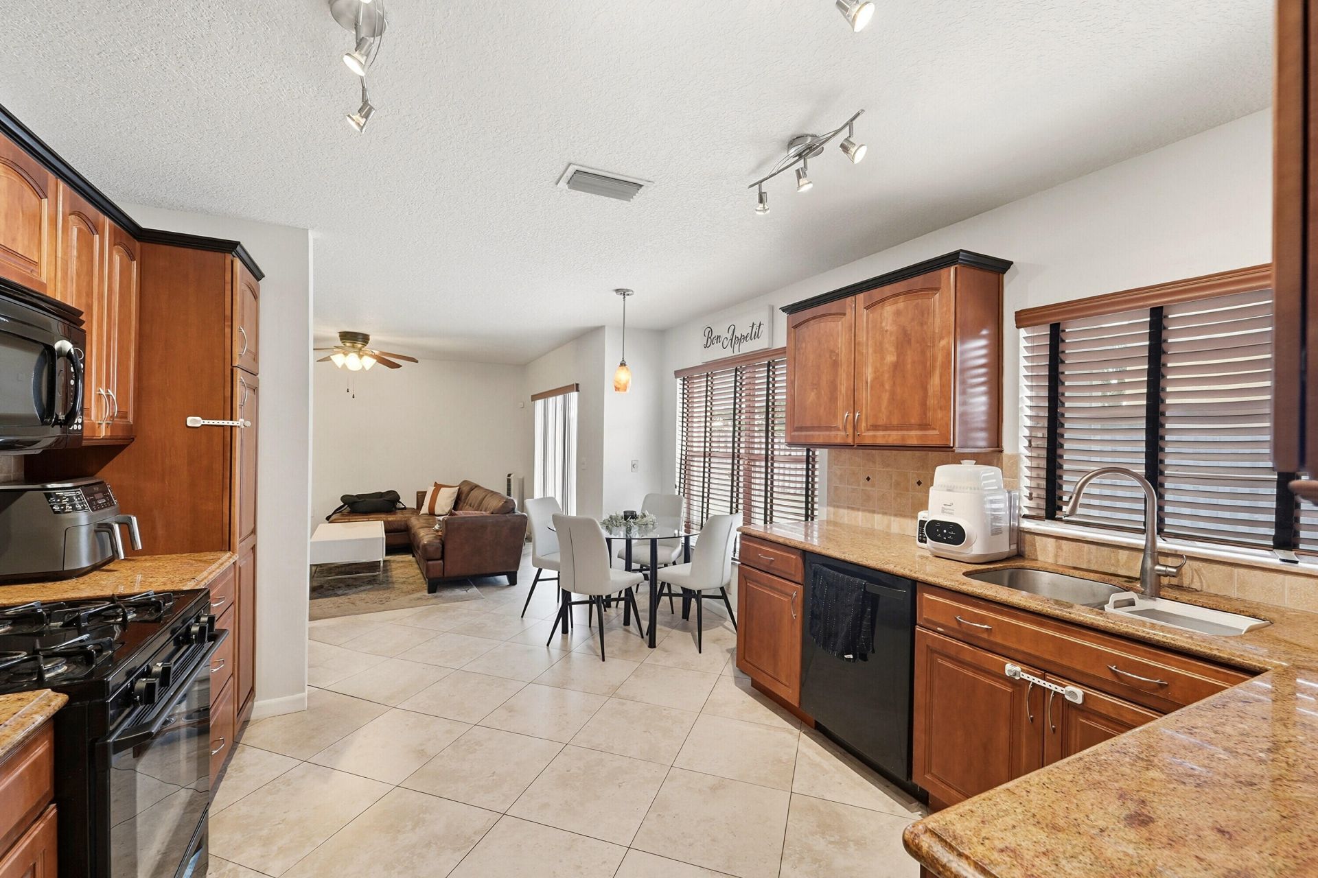 3275 NW 122nd Avenue, Sunrise, FL 33323 Photo