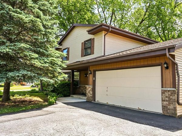 14325 W Lincoln AVENUE, New Berlin, WI 53151