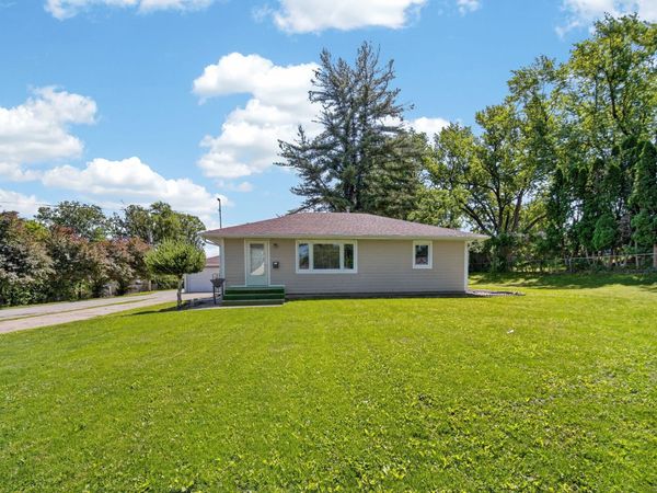 4201 Lower Beaver Road, Des Moines, IA 50310