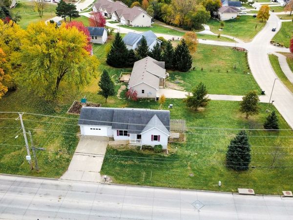 304 15th Avenue E, Oskaloosa, IA 52577