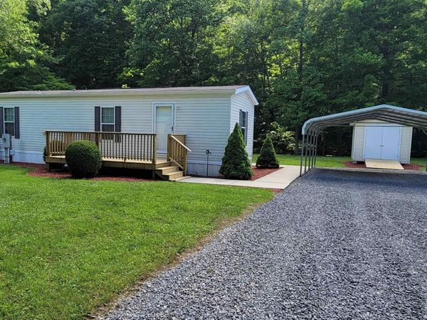 24 Line Drive, Fairmont, WV 26554