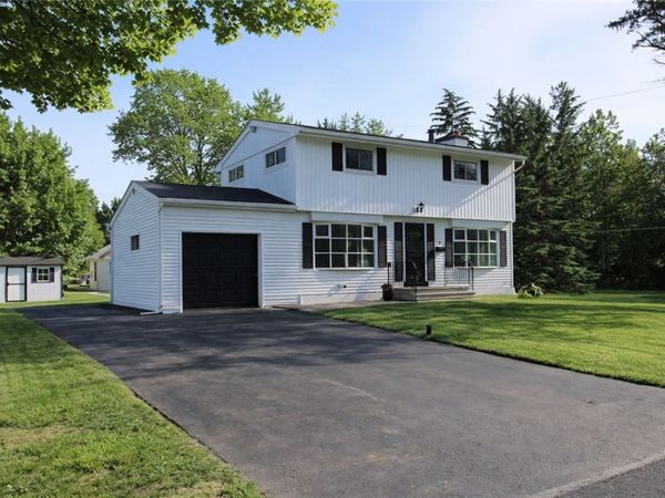2 Dove Path , Liverpool, NY 13090
