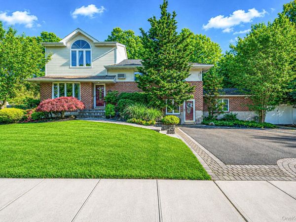 11 Lourae Drive , Massapequa Park, NY 11762