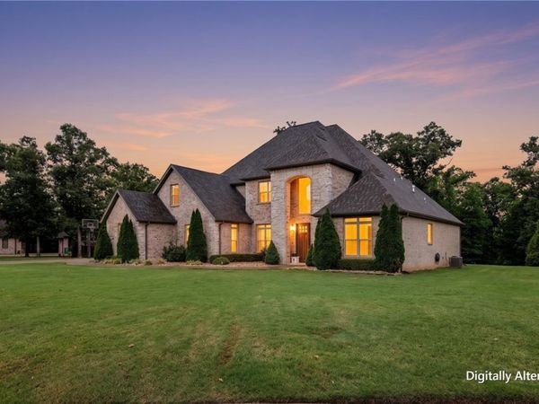 1479 Le Chesnay Drive, Centerton, AR 72719