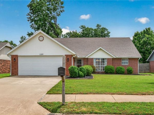 1209 N 34th Street, Rogers, AR 72756