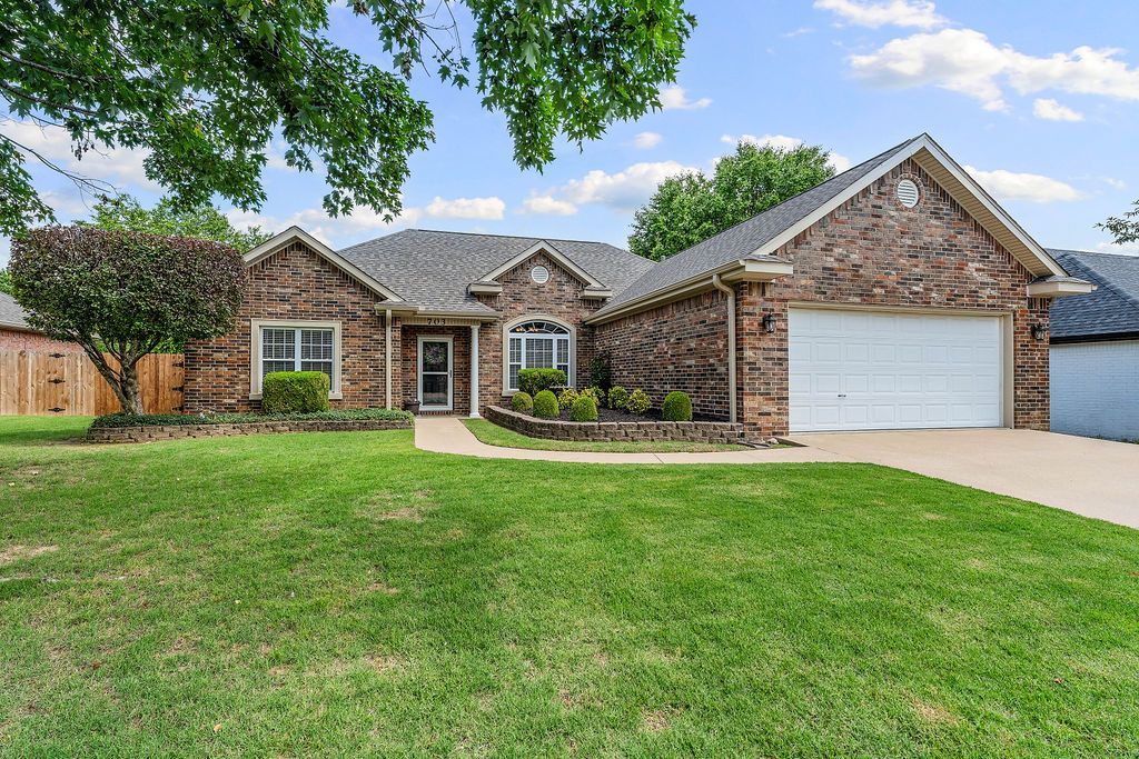 703 Cornell Street, Bentonville, AR 72712 Main Photo