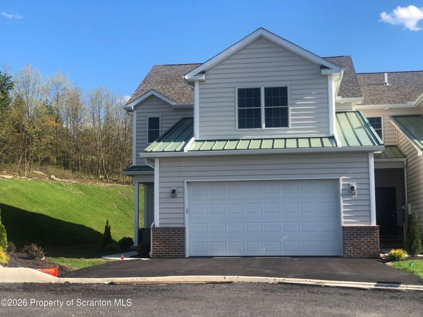 3701 Sinclair Close S, Unit 37 A, Moosic, PA 18507