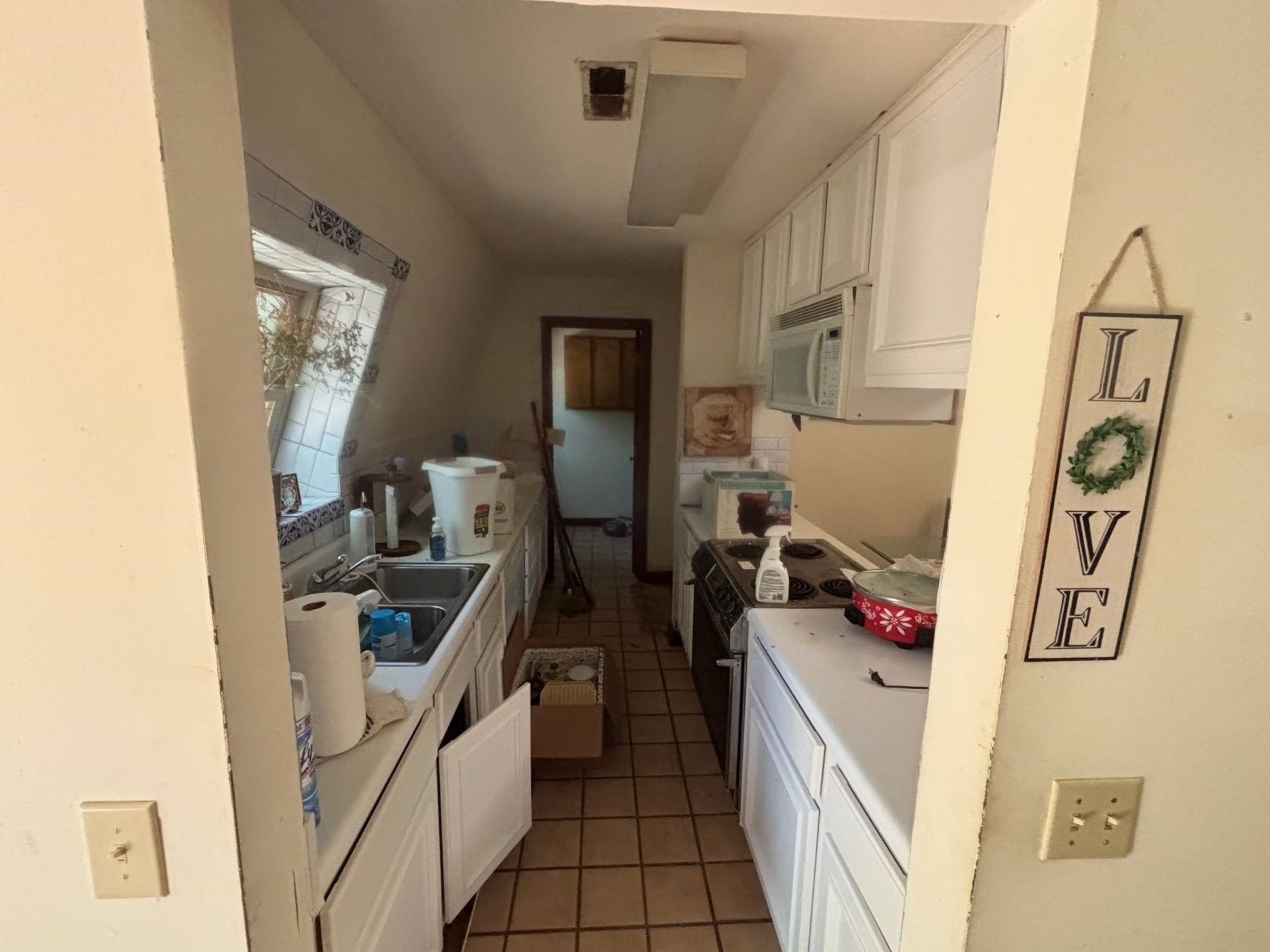 1343 Hagley Dr.  Photo 8