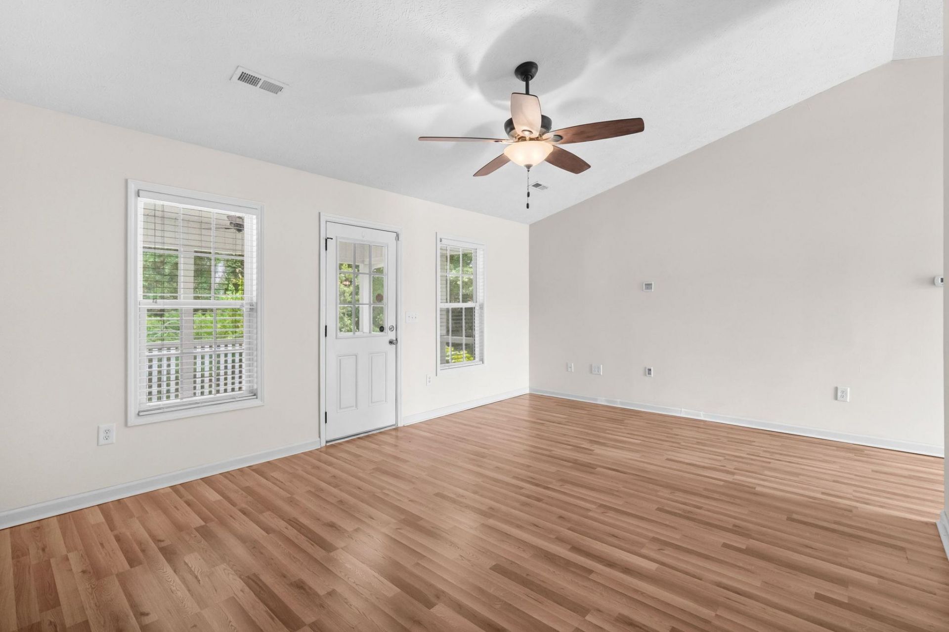 1301 Lochwood Ln.  Photo 4