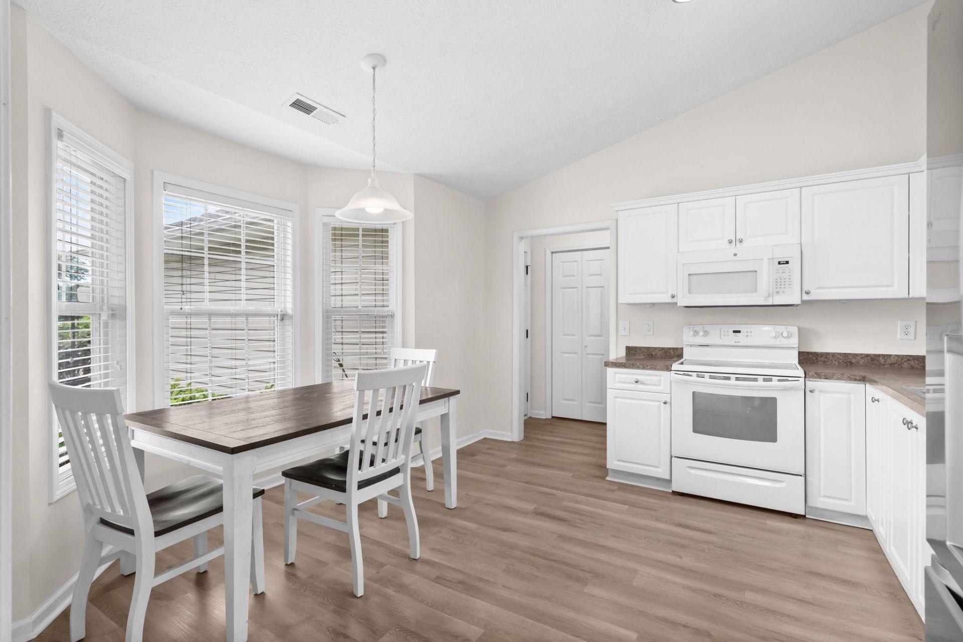 1301 Lochwood Ln.  Photo 8