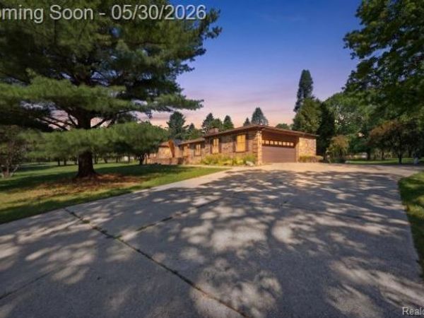 7020 Rattalee Lake Corner NW, Independence Twp, MI 48348