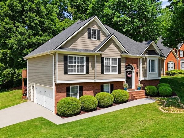 13 Lamplighter Cove NW, Cartersville, GA 30120