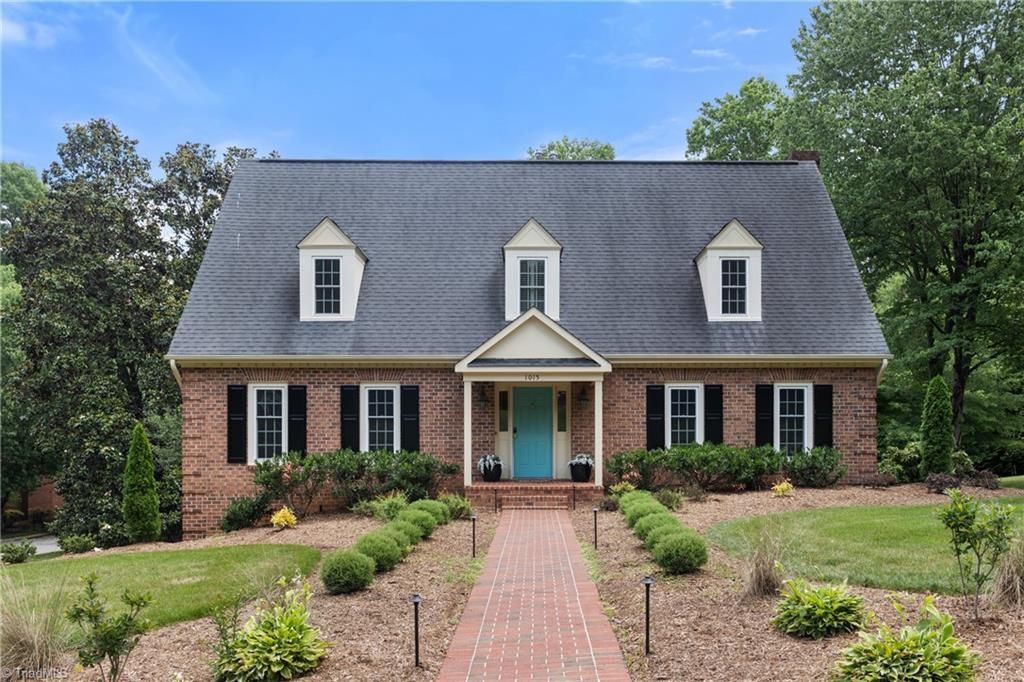1015 Greenhurst Road, Winston-Salem, NC 27104 Main Photo