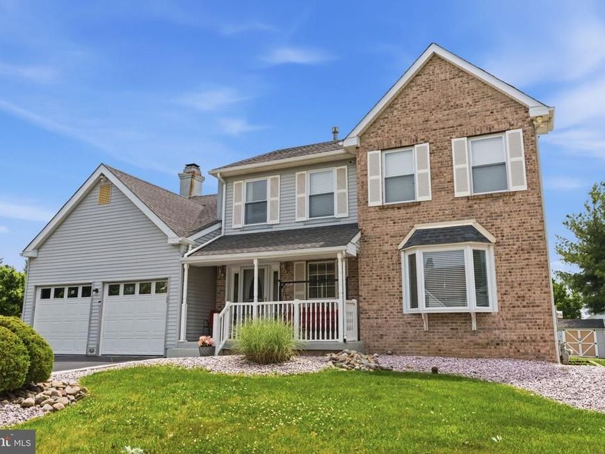 2732 Woodsview Drive, Bensalem, PA 19020 Main Photo