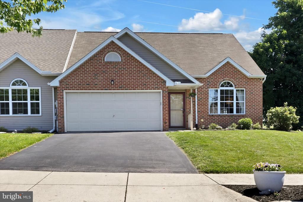 1568 MACINTOSH WAY , HUMMELSTOWN, PA 17036