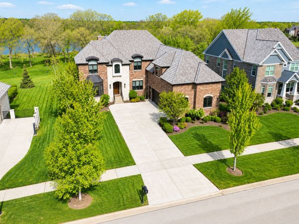 1744 Lake Charles Drive , Vernon Hills, IL 60061
