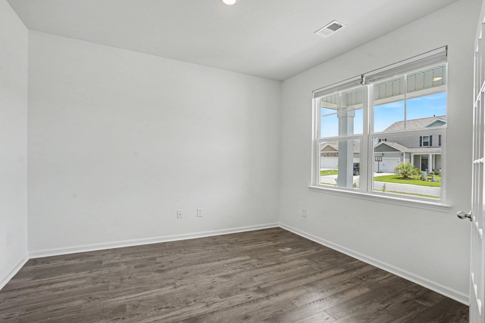 1149 Maxwell Dr. Photo 14