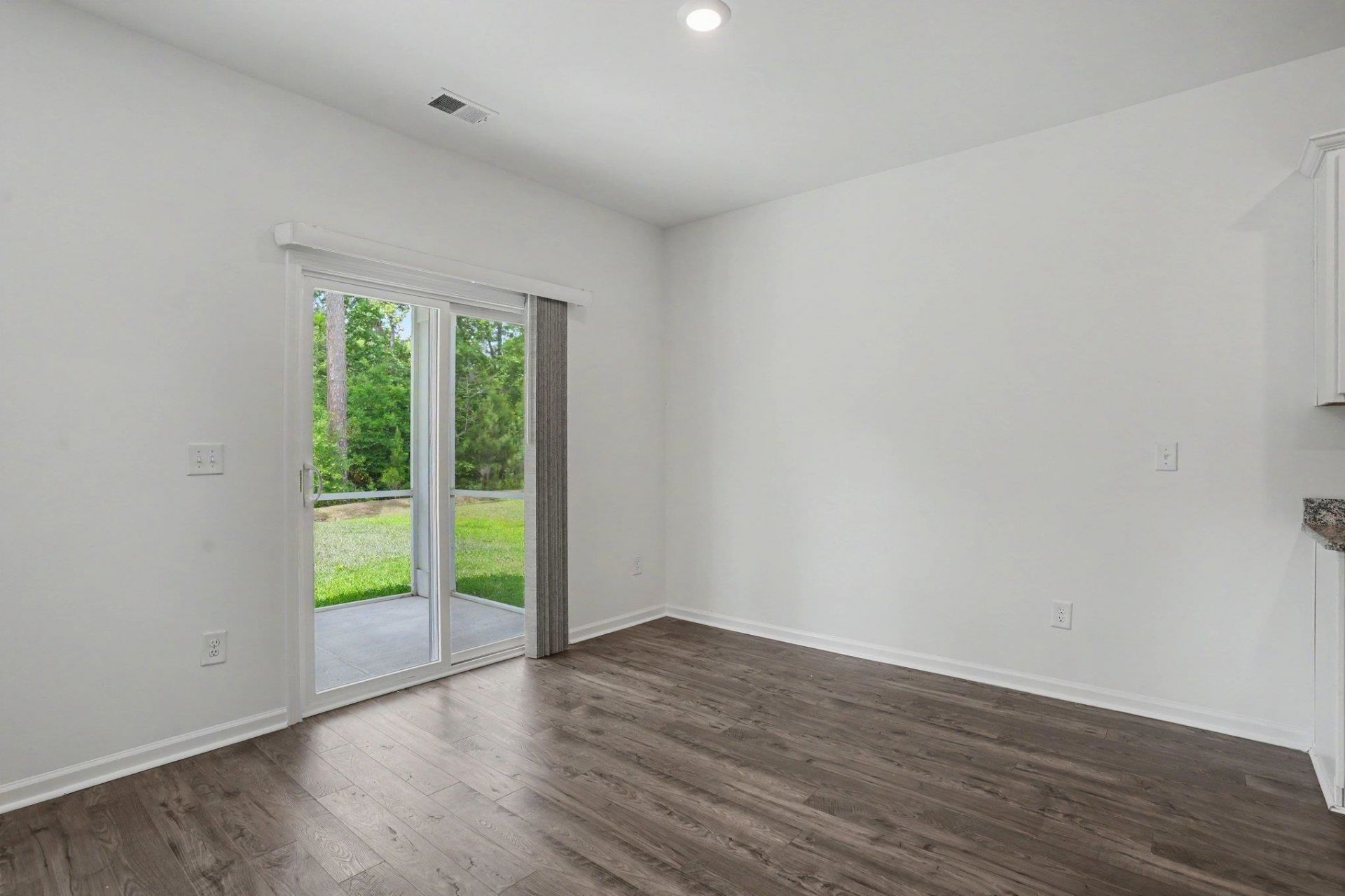 1149 Maxwell Dr. Photo 17