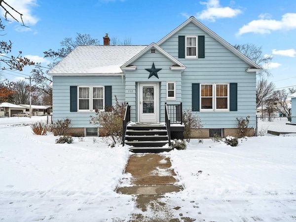 1717 CHURCH STREET, Marinette, WI 54143
