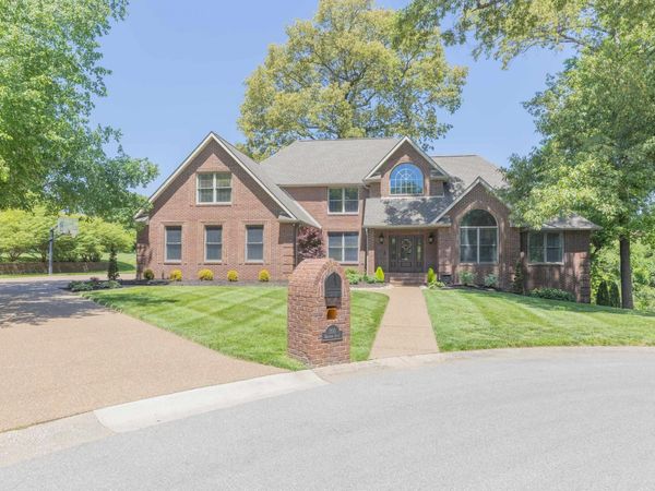 300 Beringer Drive, Evansville, IN 47711