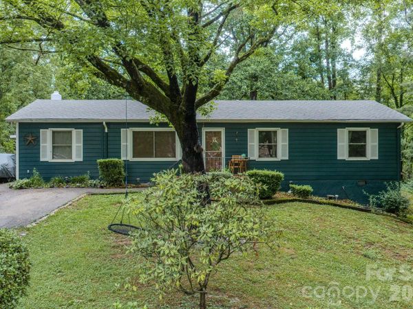 112 Amelia Drive , Hendersonville, NC 28792