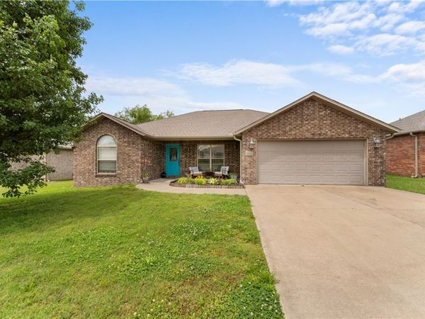 1908 Messick Court , Siloam Springs, AR 72761