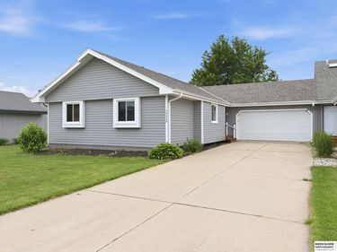 15329 R Street, Omaha, NE 68137