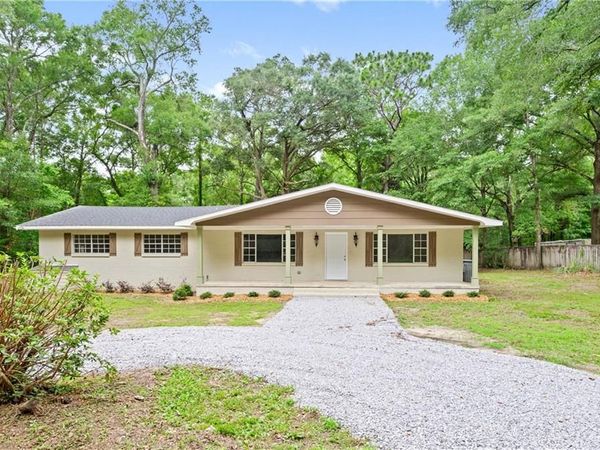 7060 N Lake Road, Mobile, AL 36605