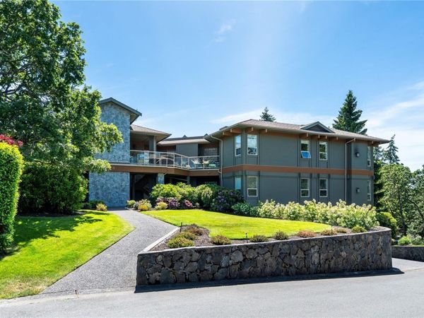 4305 Maltwood Lane, Unit #3, Saanich, BC V8X 5G9