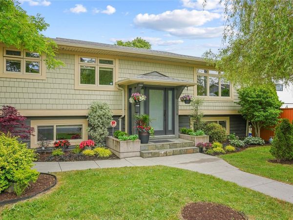 2112 Pentland Rd , Oak Bay, BC V8S 2W4