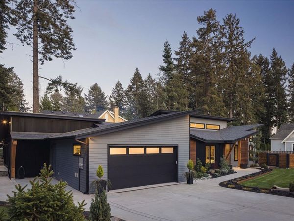 593 Downey Rd , North Saanich, BC V8L 5M6