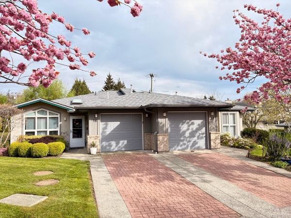 1473 Garnet Rd, Unit #14, Saanich, BC V8P 5T5
