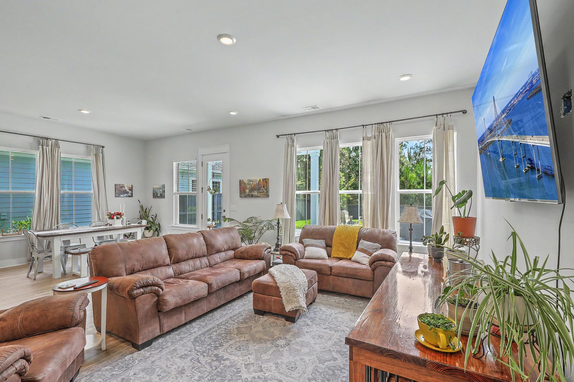 387 Parish Farms Drive Photo 15