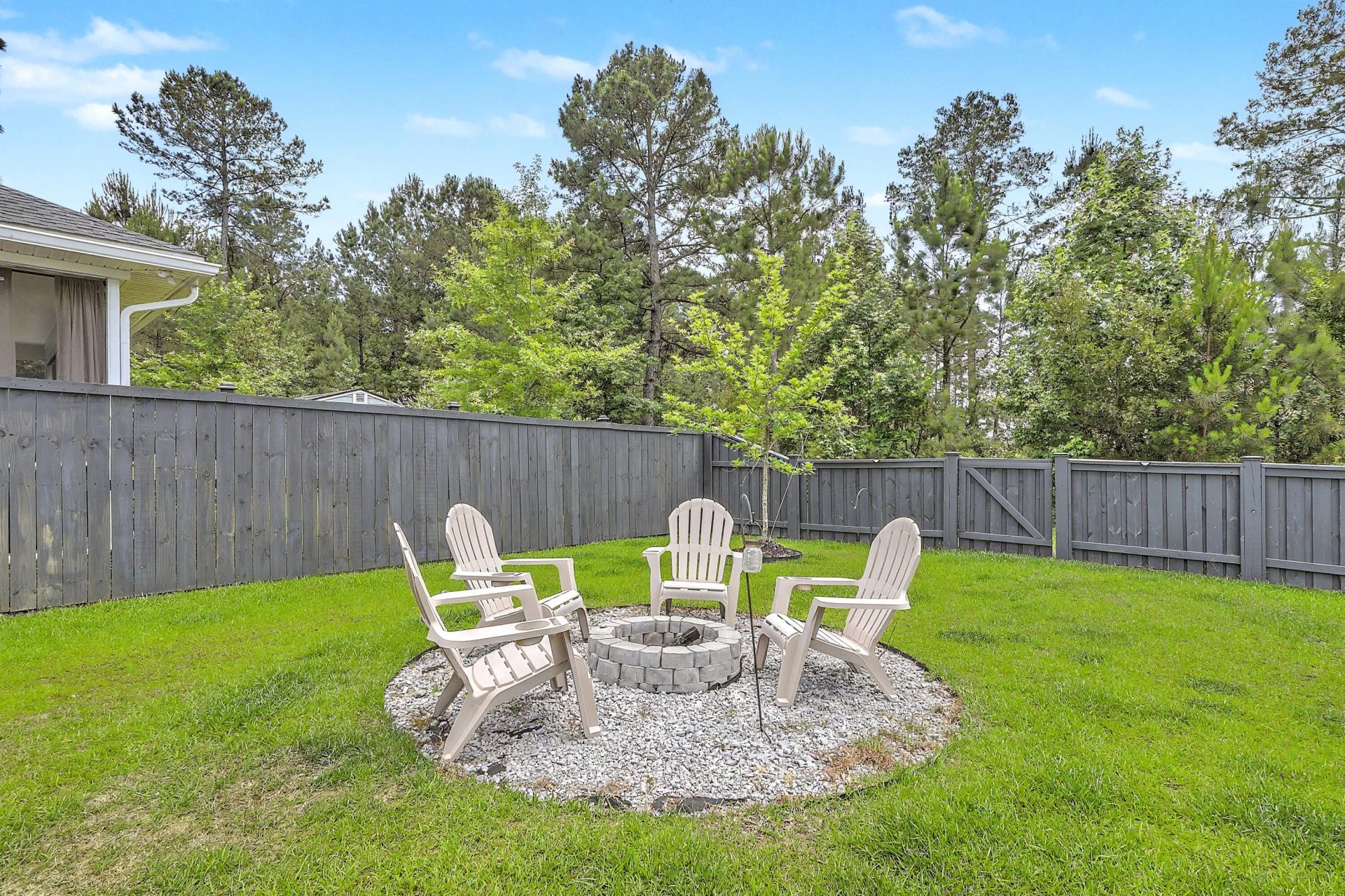 387 Parish Farms Drive Photo 32