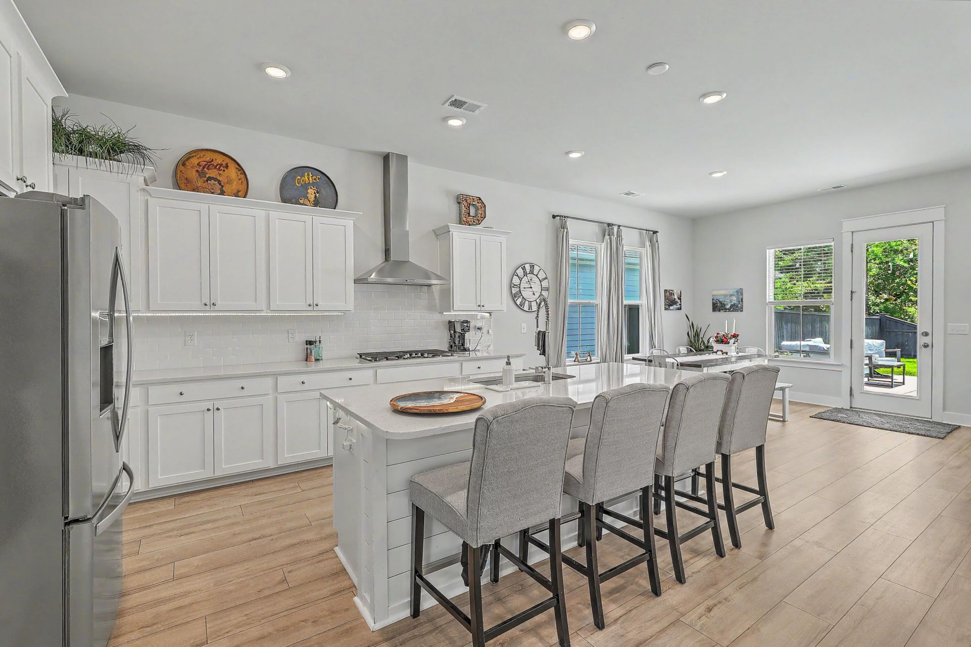 387 Parish Farms Drive Photo 6