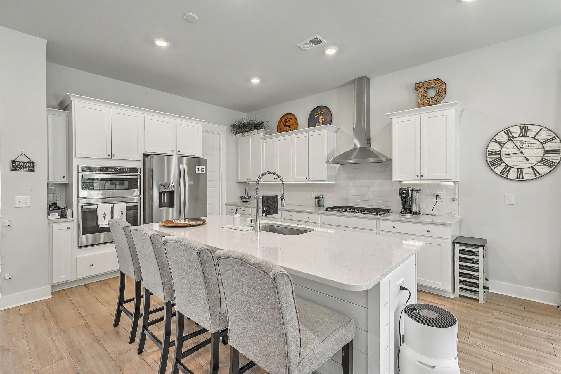 387 Parish Farms Drive Photo 7