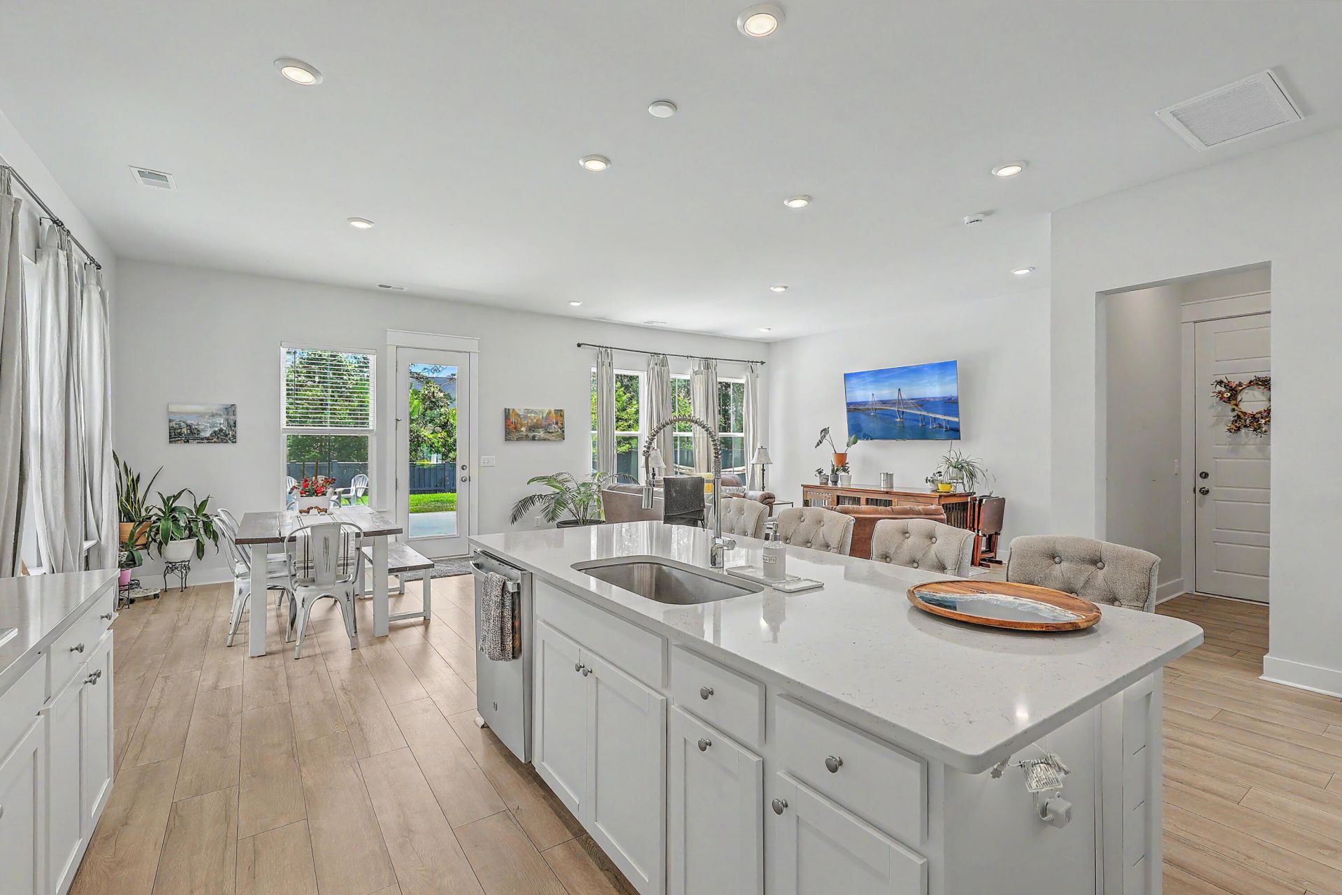 387 Parish Farms Drive Photo 9