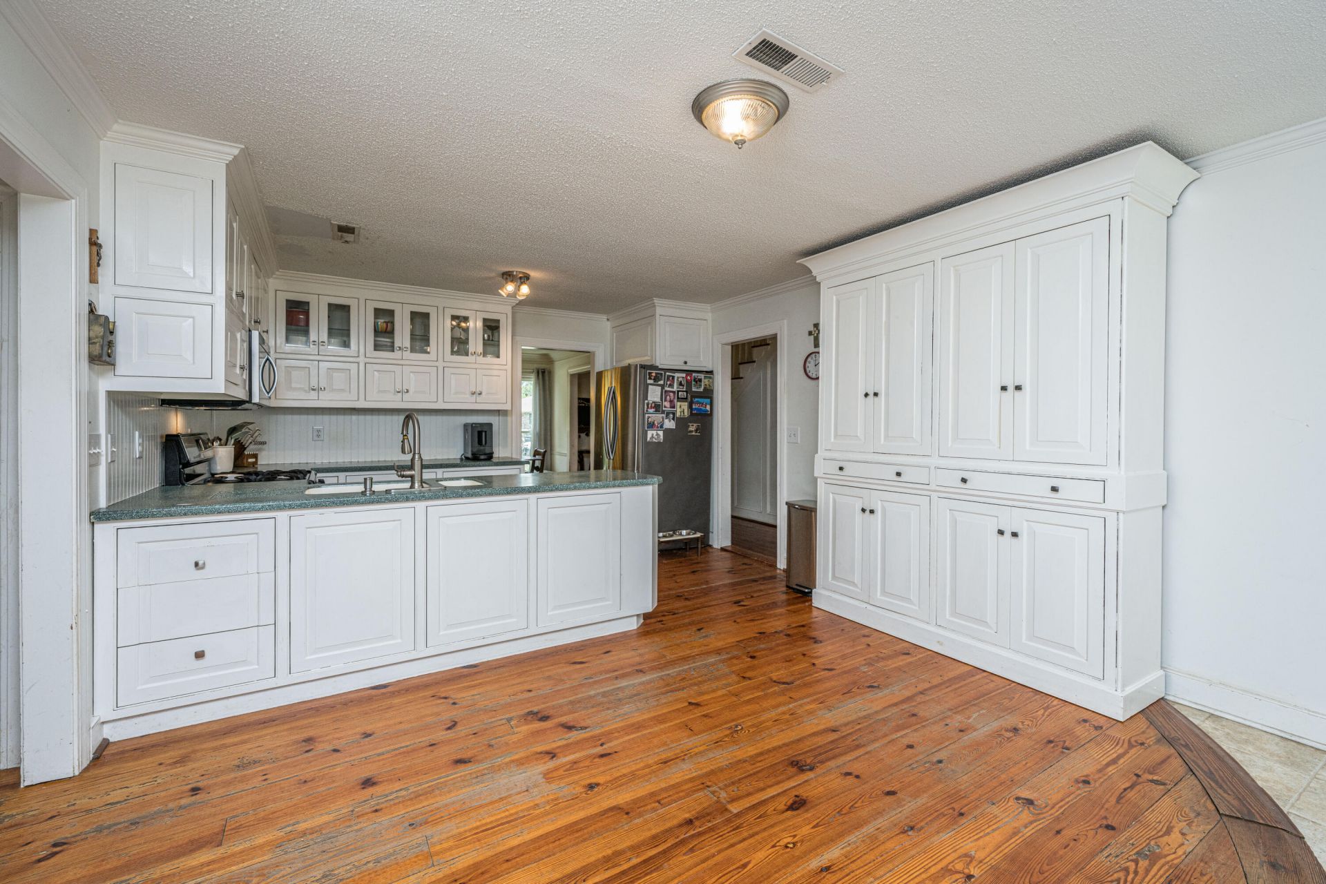 1128 Audubon Place Photo 8