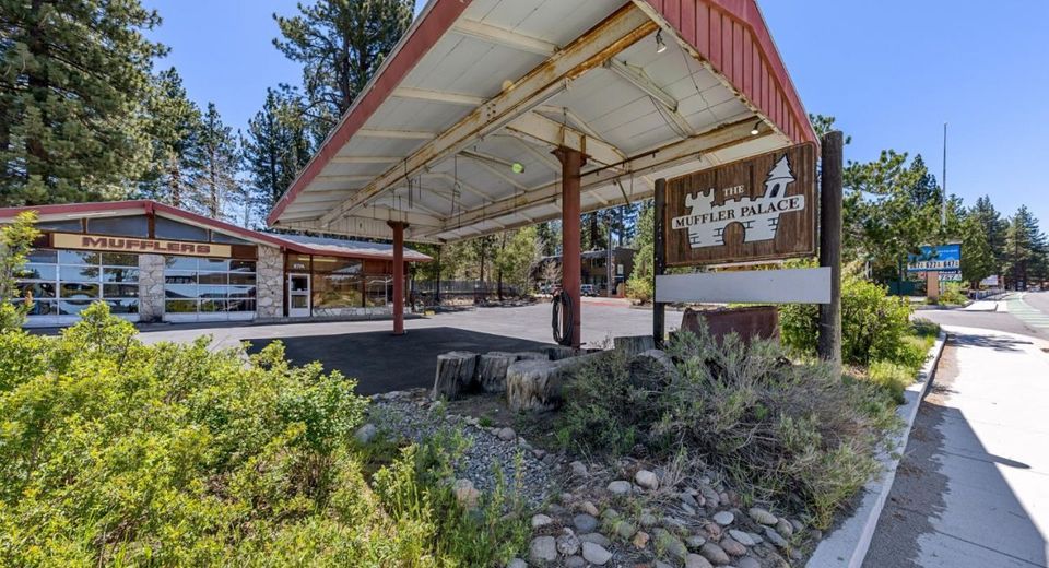 2774 Lake Tahoe Boulevard, South Lake Tahoe, CA 96150 Photo