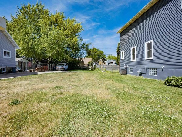 23 W BANK STREET, Fond Du Lac, WI 54935