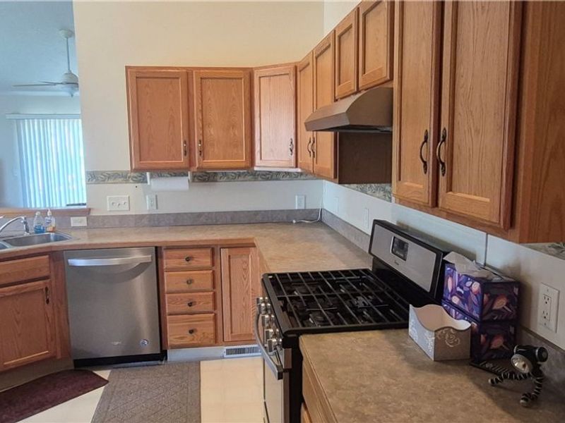 2197 Brittany Boulevard , Brunswick, OH 44212 Photo 6