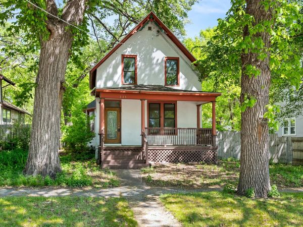 335 9th Avenue S, Fargo, ND 58103